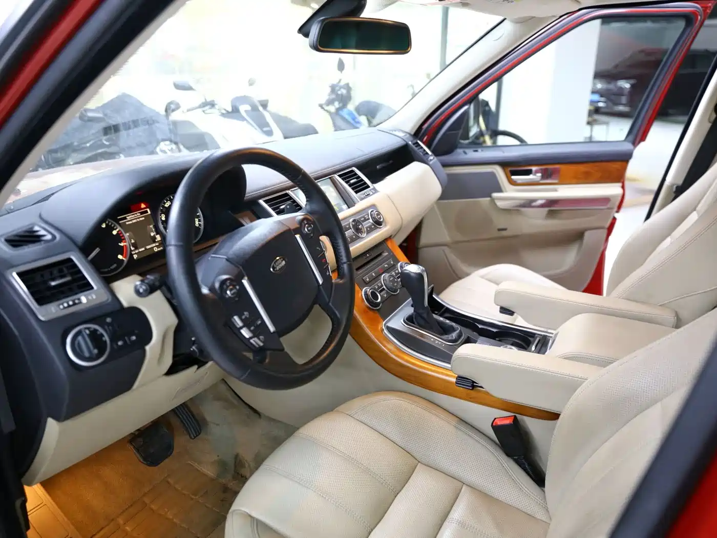 Land Rover Range Rover Sport 2010 5.0 NA V8 HSE фото 7