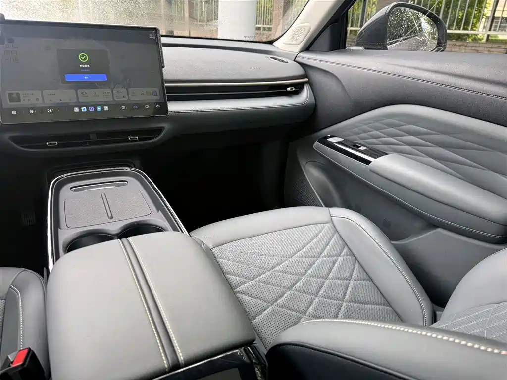 ARCFOX T1 2026 2025 425 Mid-range Version