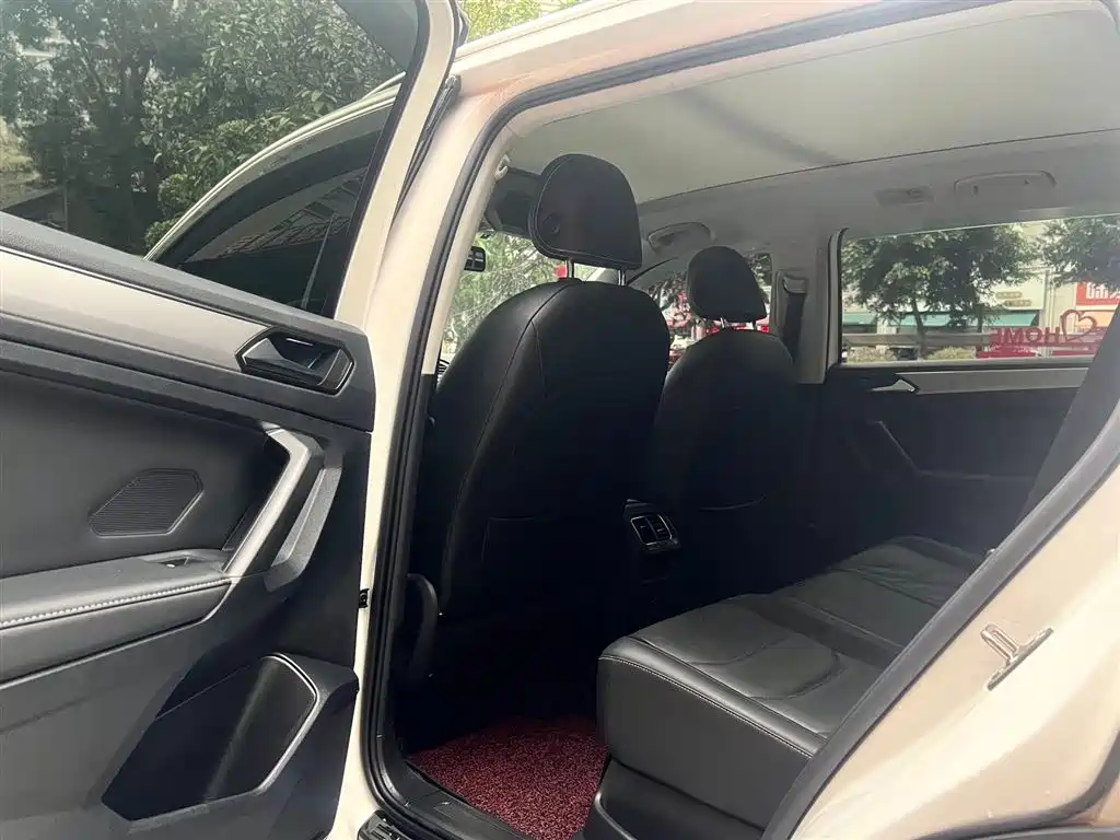 Volkswagen Tiguan L 2021 330TSI Automatic 2WD Smart фото 9