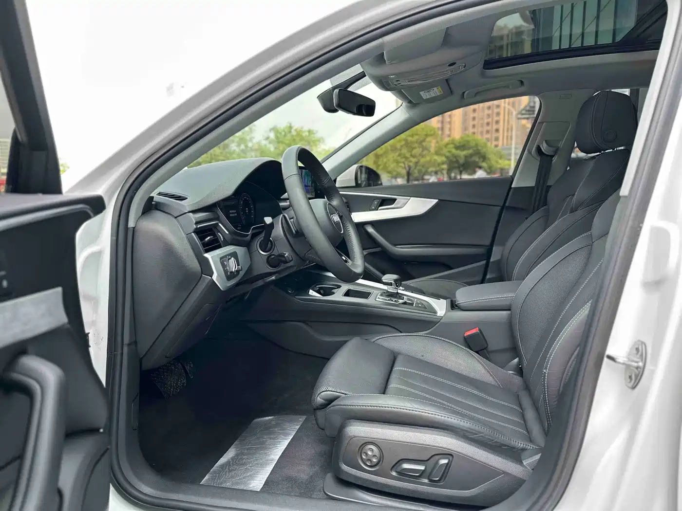 Audi A4L 2020 40 TFSI Luxury Dynamic фото 19