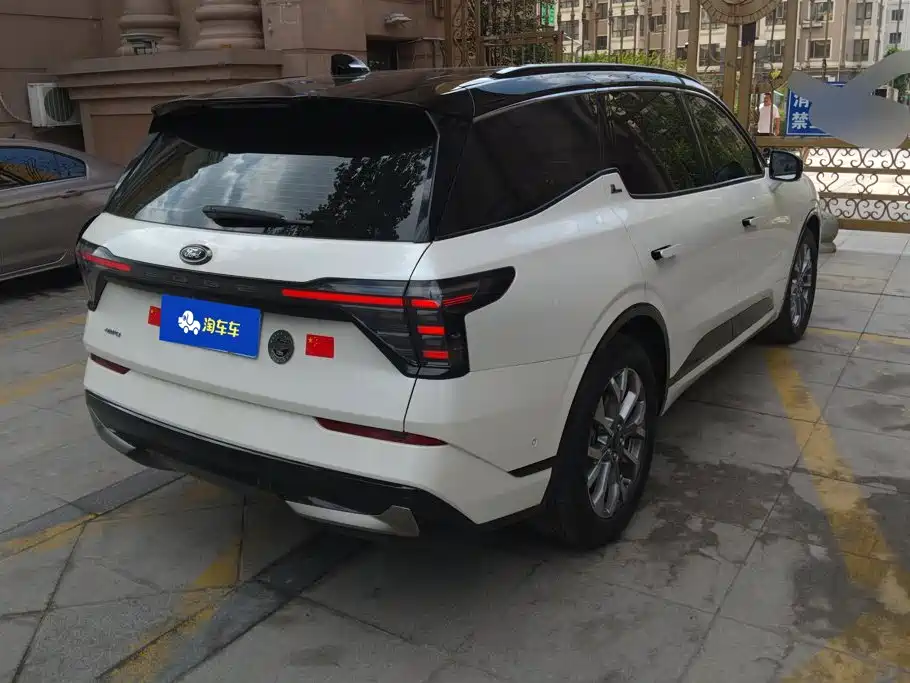 Фото 3 - Ford Edge