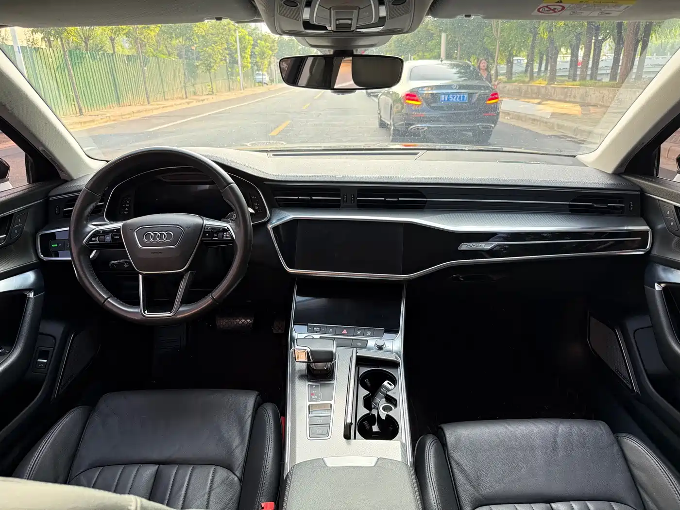 Фото 5 - Audi A6L