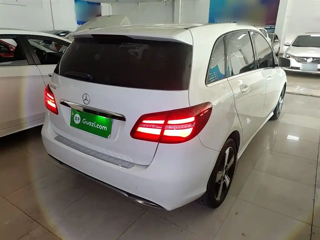 Mercedes-Benz B-Class 2016 B 200 Collector's Edition фото 7