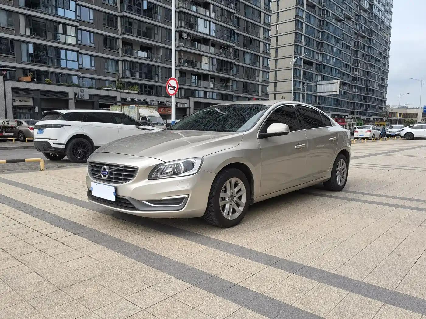 VOLVO S60