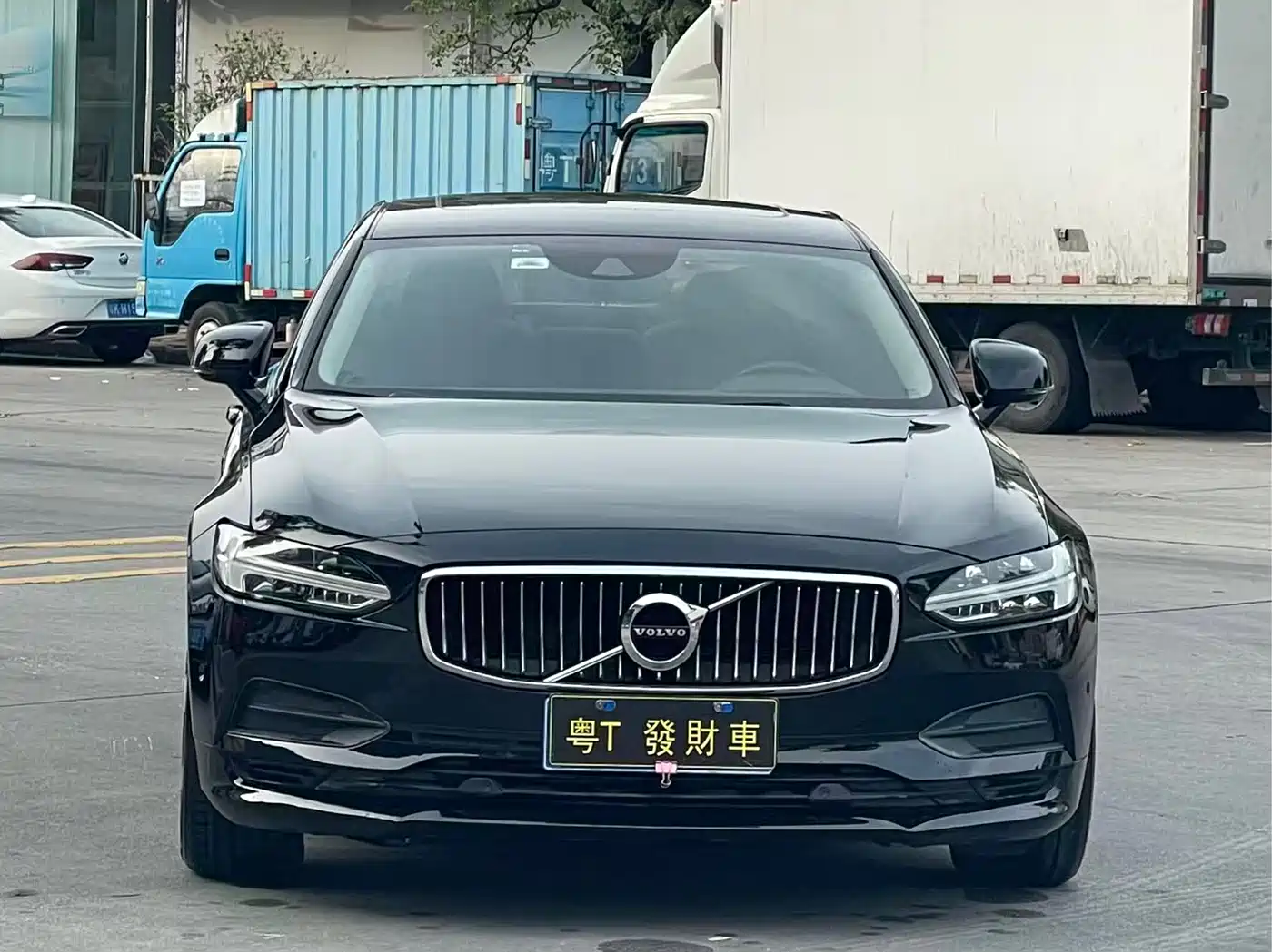 Фото 2 - Volvo S90