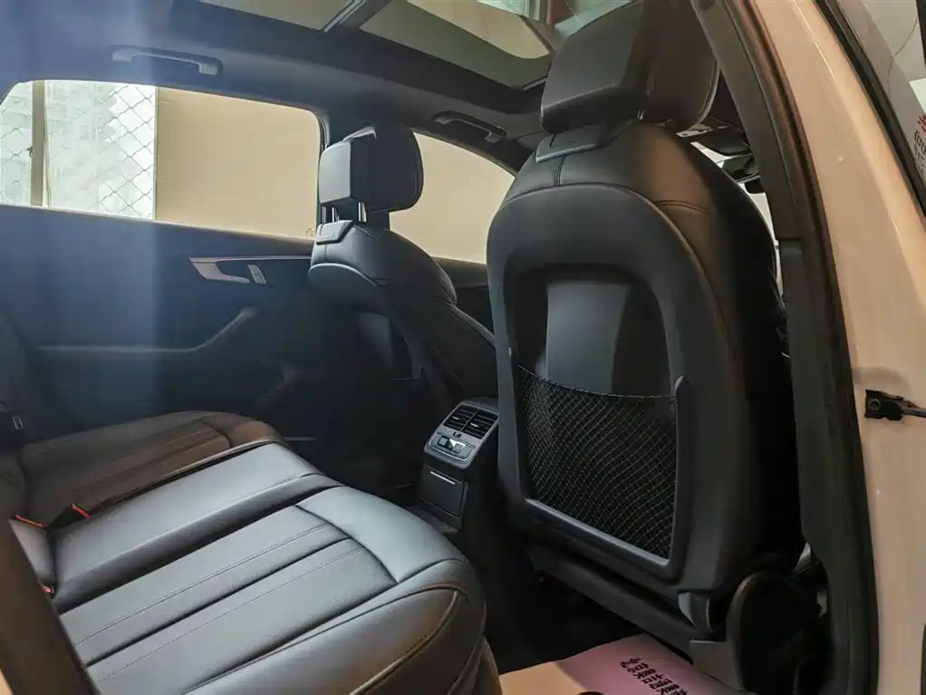 Audi A4L 2025 2 Million Celebration Edition 40 TFSI Luxury Dynamic B&O Starlight Night Edition фото 17