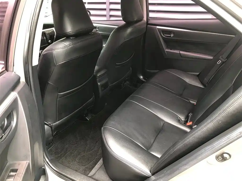 Toyota Corolla 2014 1.6L CVT GL фото 9