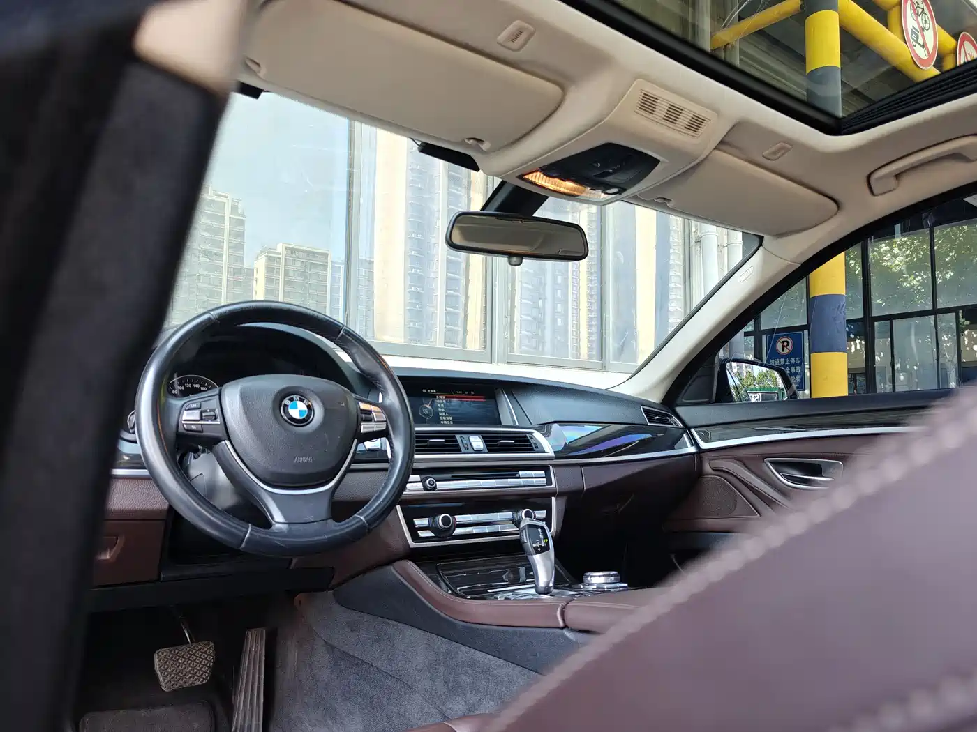 BMW 5 Series 2014 525Li Luxury Design Package фото 13
