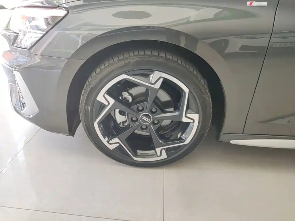 Фото 23 - Audi A3