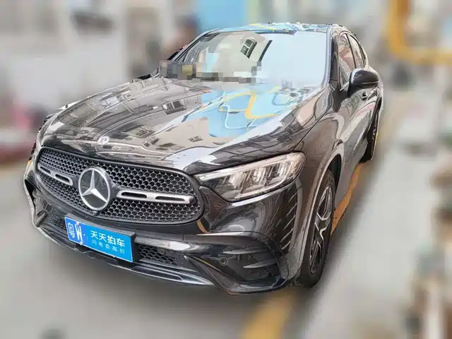 Mercedes-Benz GLC Coupe 2025 Facelift GLC 260 4MATIC Coupe SUV — фото 1