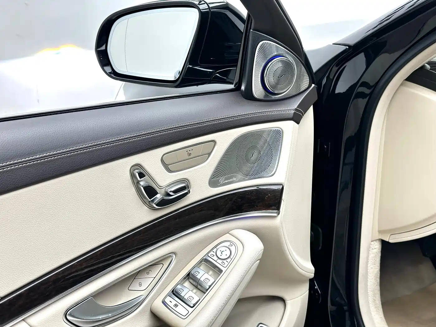 Mercedes-Benz S-Class 2017 S 320 L Business Upgrade Edition фото 4