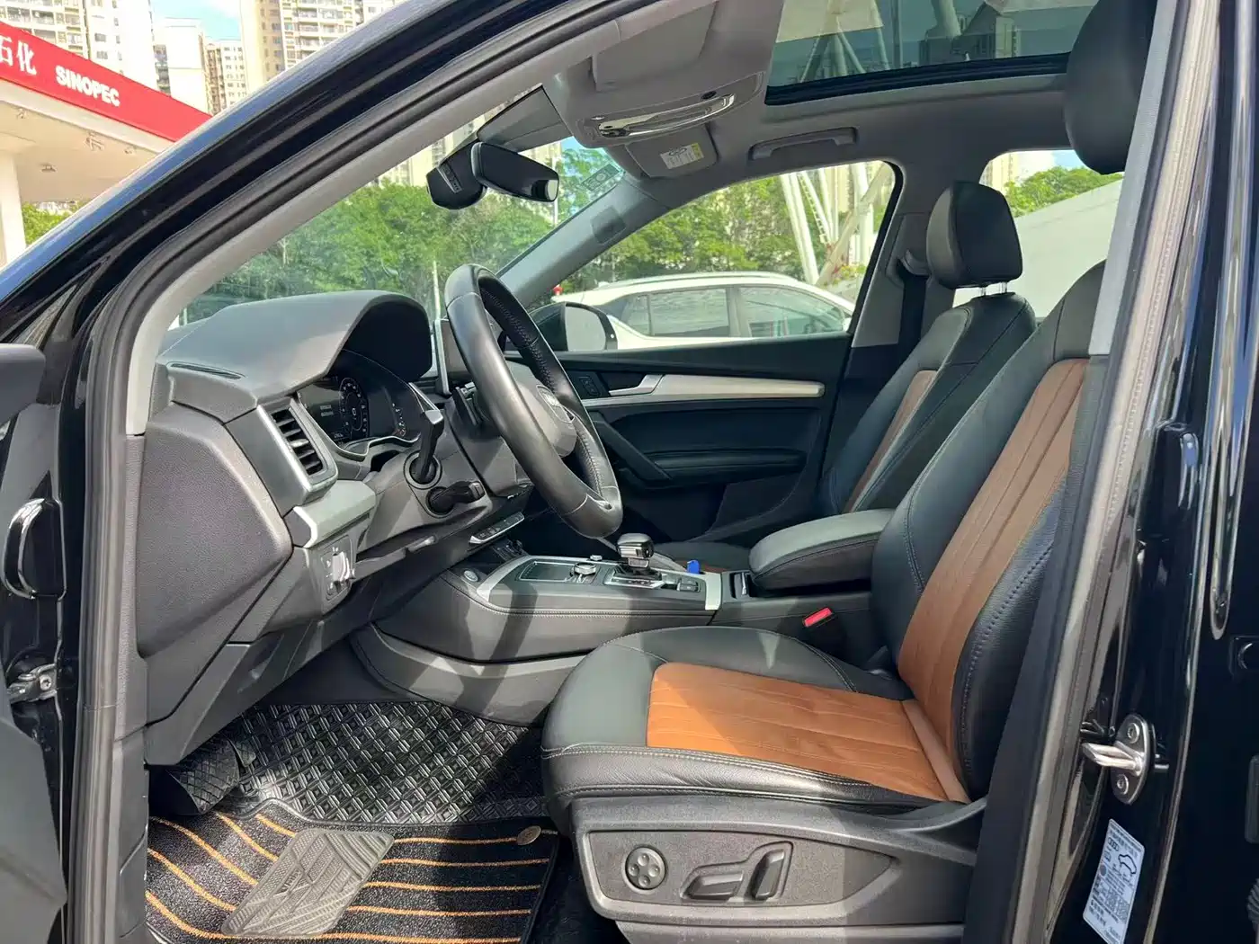 Audi Q5L 2020 Facelift 40 TFSI Honor Fashion фото 3