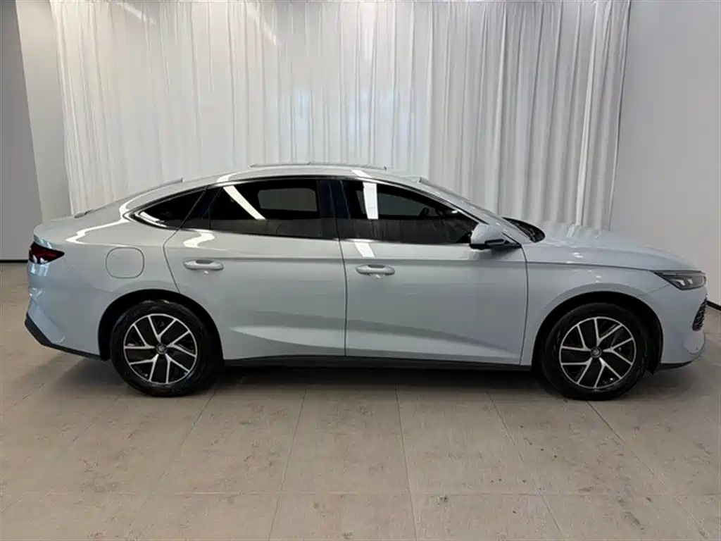 BYD Qin L 2024 DM-i 120KM Leading фото 8