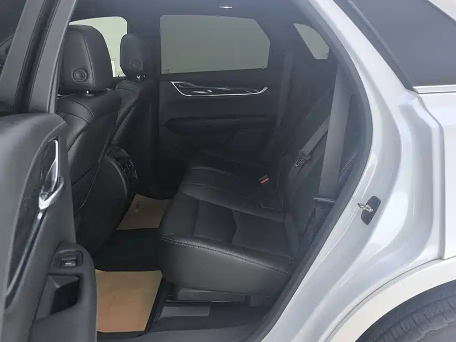Photo 11 - Cadillac XT5