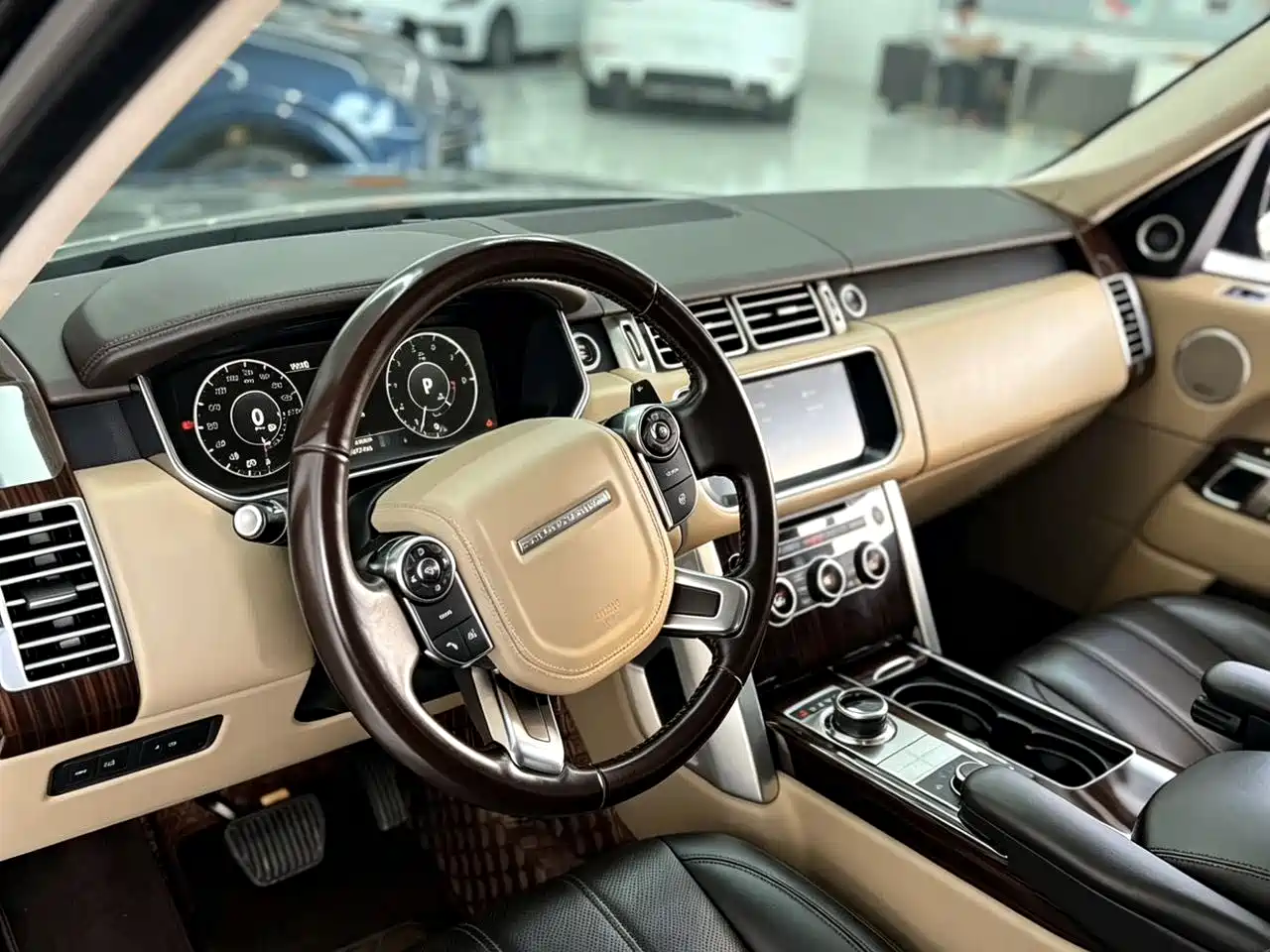 Land Rover Range Rover 2016 3.0 SC V6 Vogue LWB фото 16