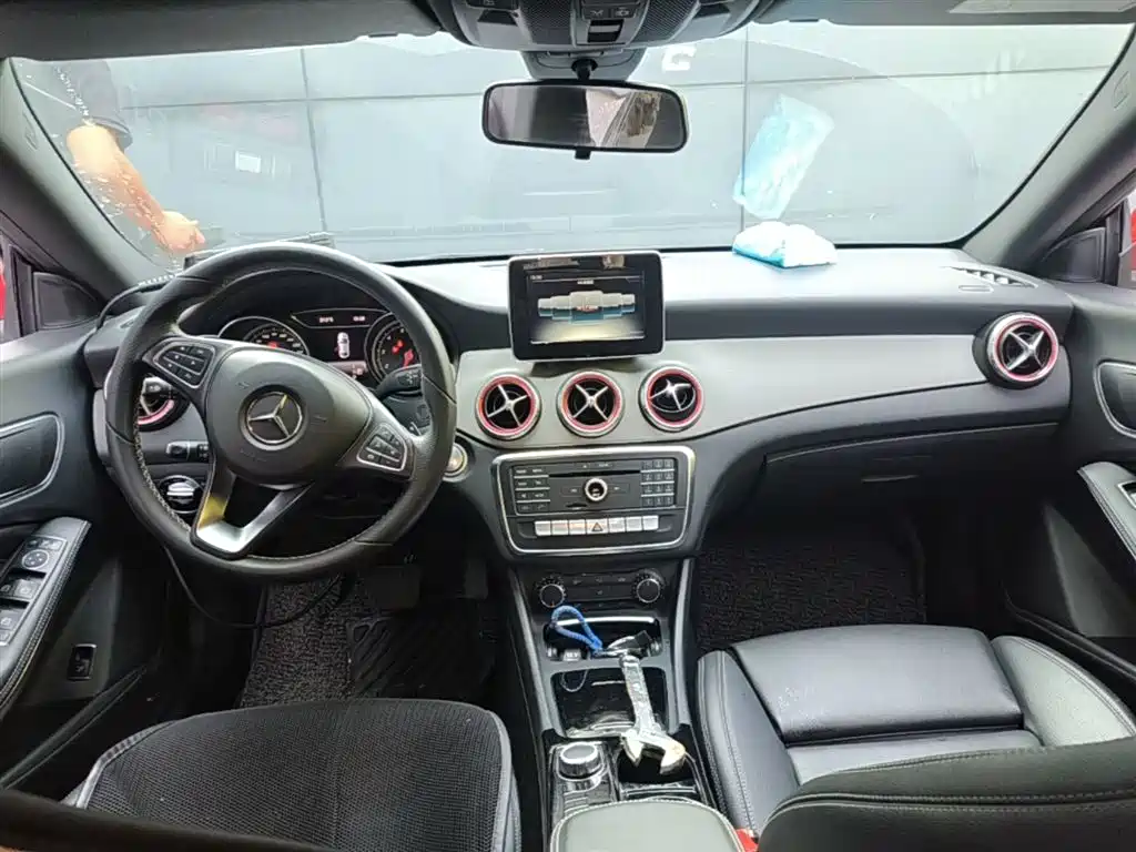 Mercedes-Benz CLA (Import) 2016 Facelift CLA 200 Sport фото 10