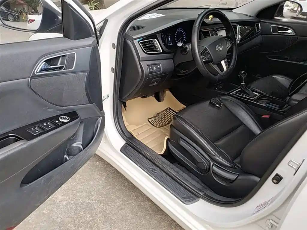 Hyundai Mistra 2014 1.8L Auto Smart GLS фото 16