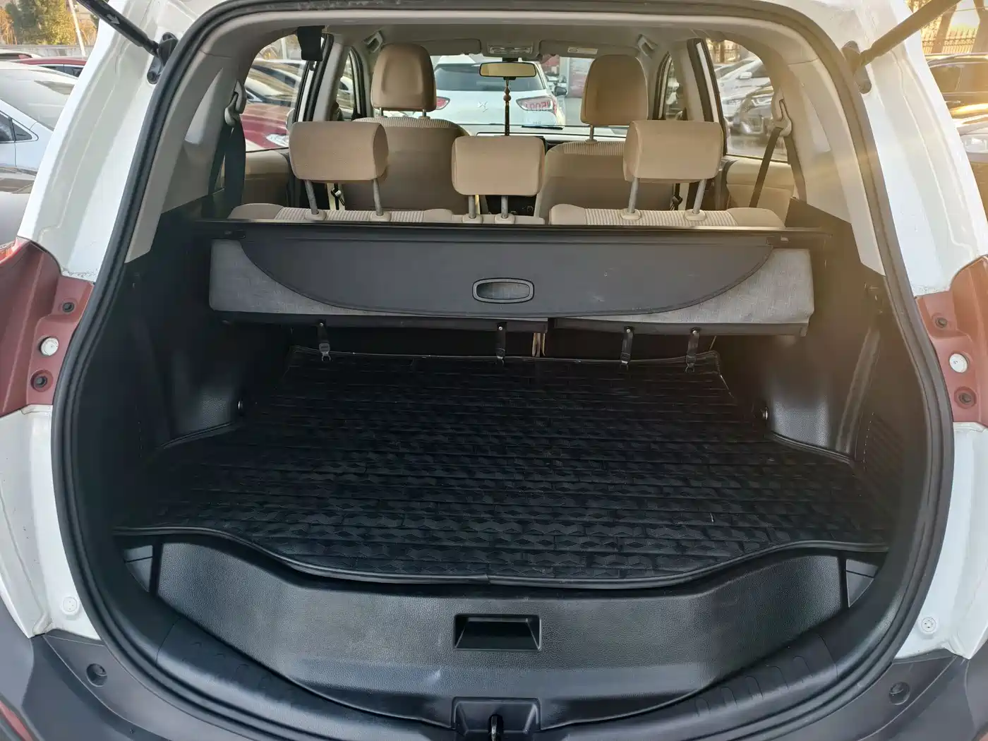 Toyota RAV4 Rongfang 2013 2.0L CVT 2WD Urban фото 8