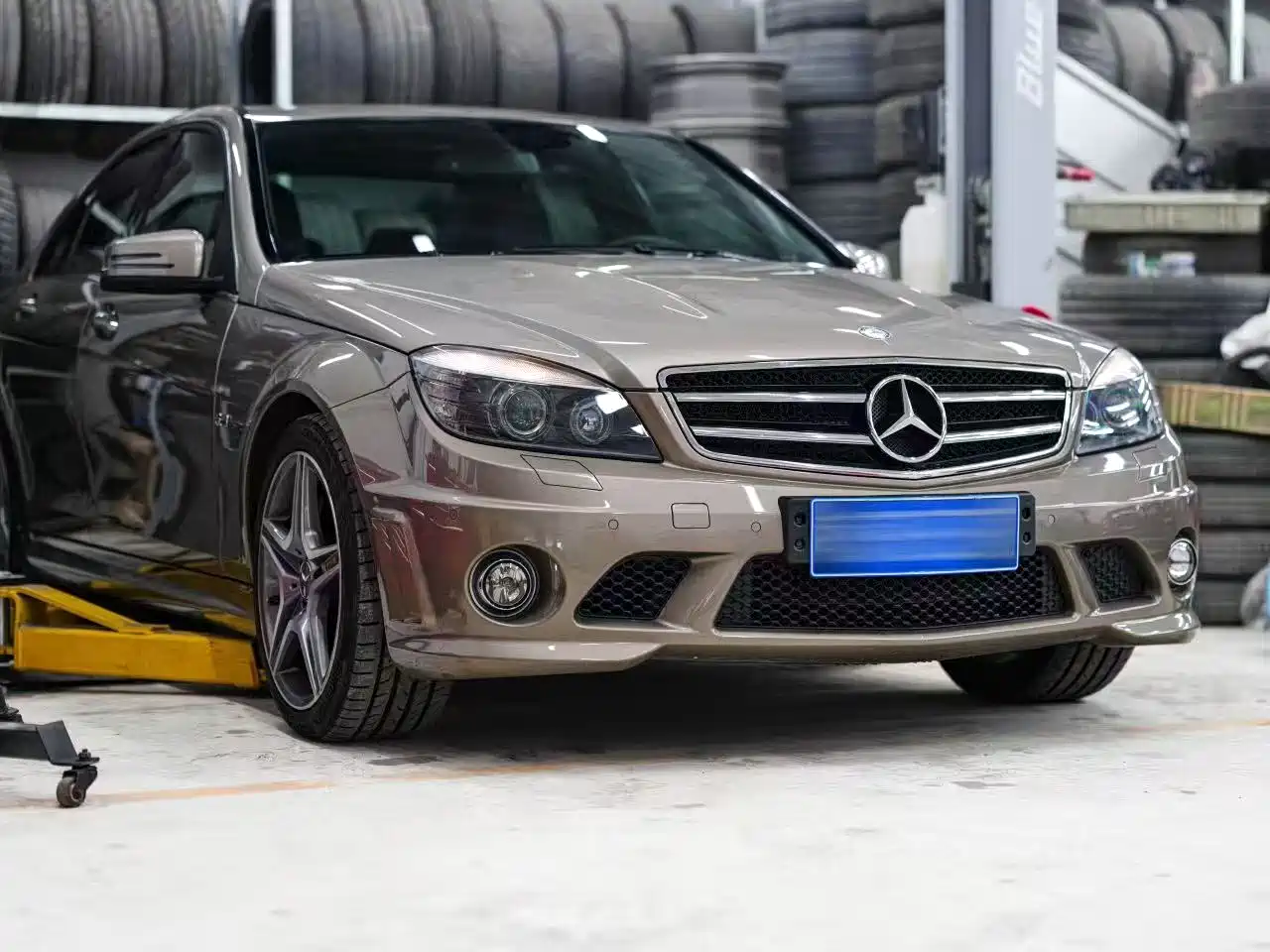 Mercedes-Benz C-Class AMG 2010 AMG C 63 High Performance Edition фото 10