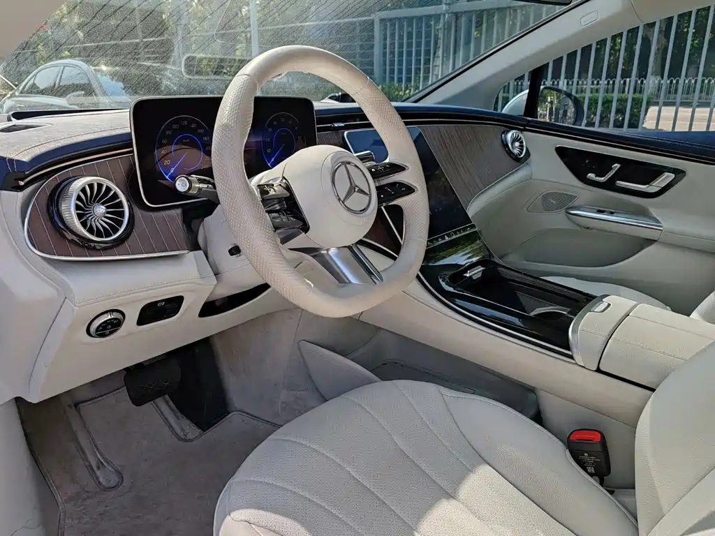 Mercedes-Benz EQE 2024 2025 Model 500 4MATIC Luxury Edition