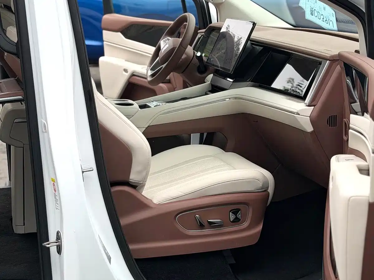 BYD Xia 2025 2025 DM-i 1.5T 180km Excellence