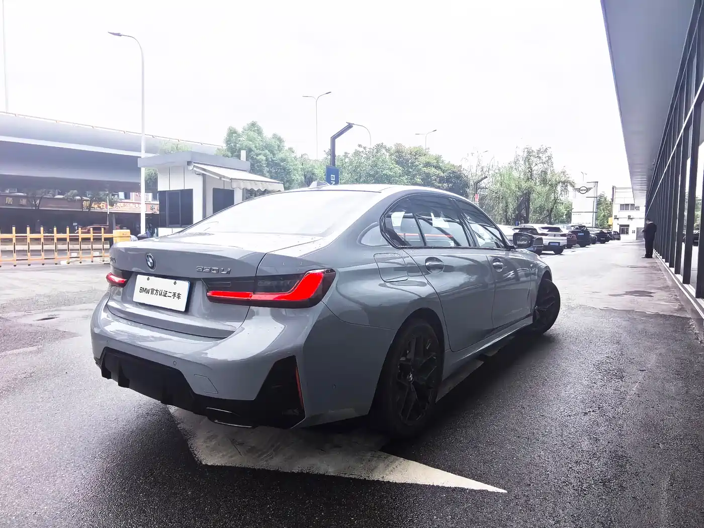 BMW 3 Series 2025 330Li M Sport Night Edition фото 4