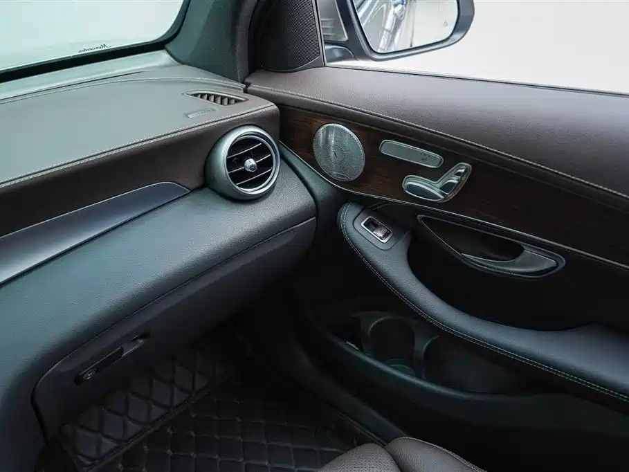 Mercedes-Benz GLC 2020 GLC 300 L 4MATIC Luxury фото 12