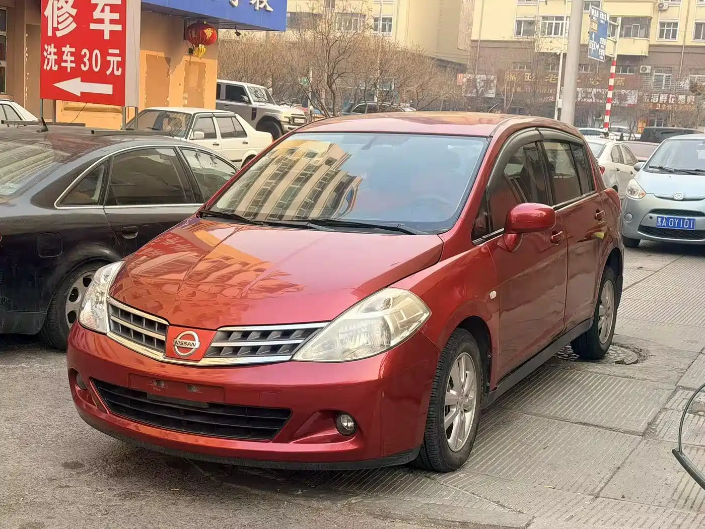 Фото 3 - Nissan Tiida