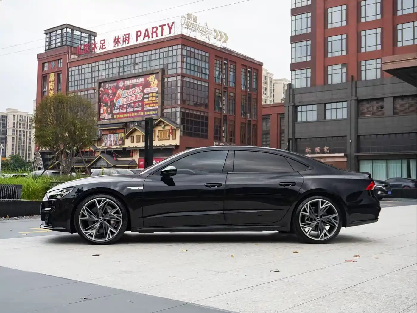 Фото 4 - Audi A7L