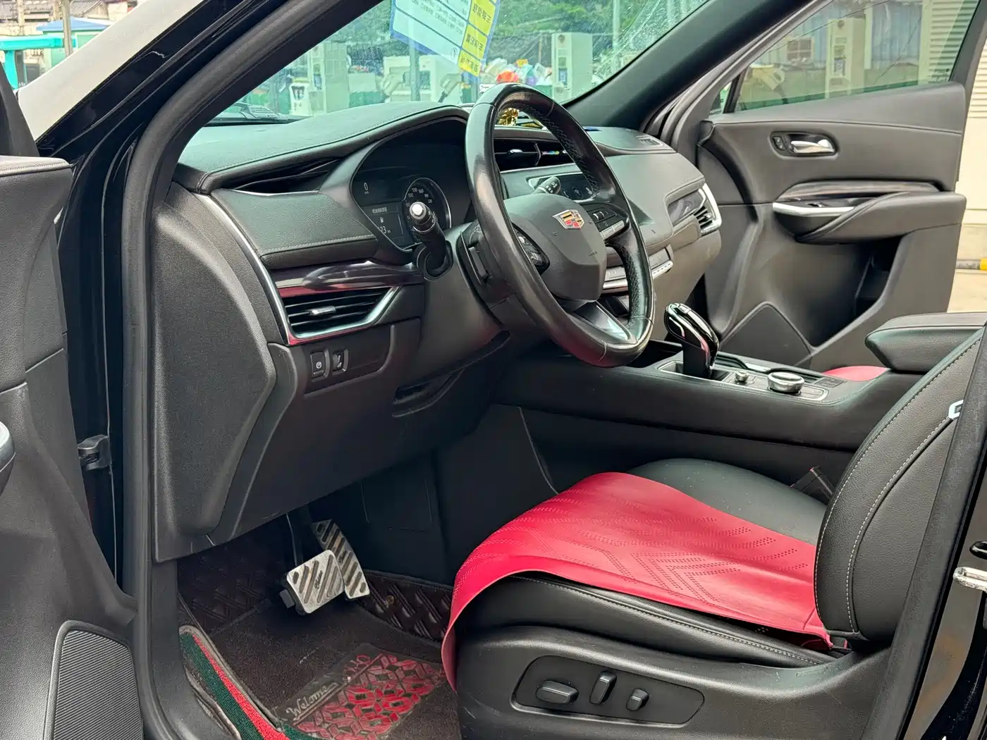Cadillac XT4 2021 28T FWD Premium Edition фото 4