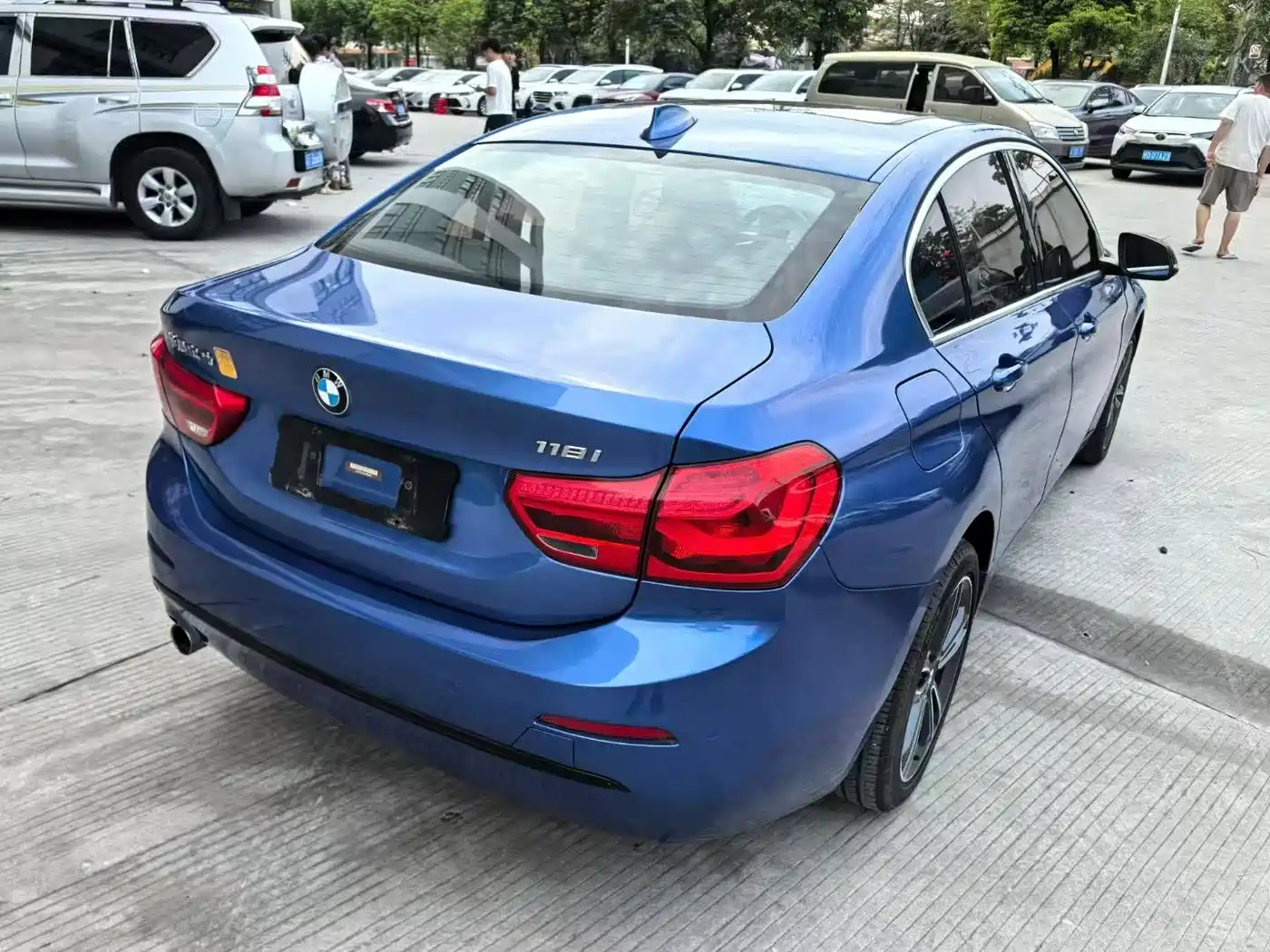 BMW 1 Series 2017 118i Sport фото 3