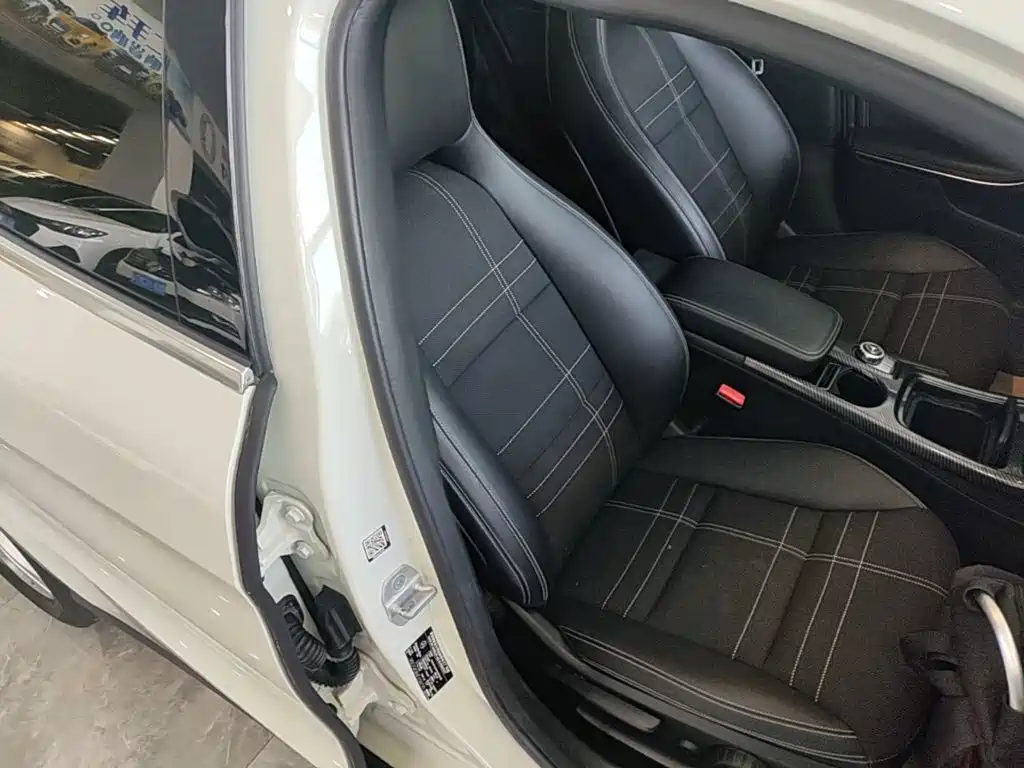 Mercedes-Benz GLA (Import) 2015 2015 GLA 200