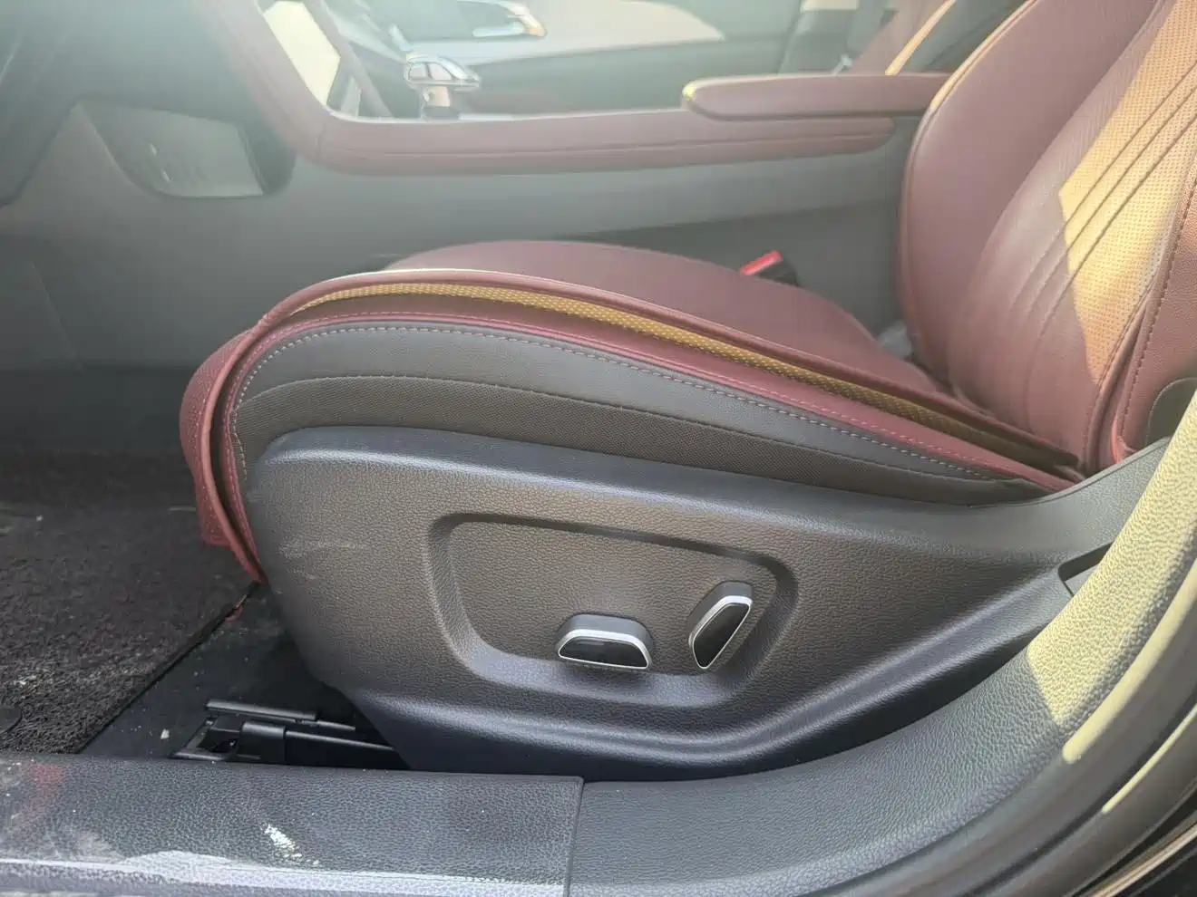 Hongqi H5 2024 1.5T DCT Smart Connect Flag Rhythm Edition фото 8