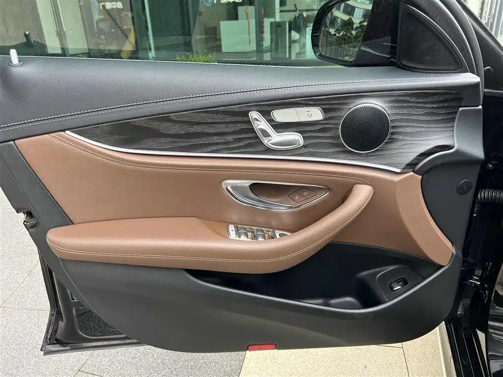 Mercedes-Benz E-Class 2019 E 260 L Sport фото 13