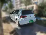 Фото 4 - Volkswagen Golf