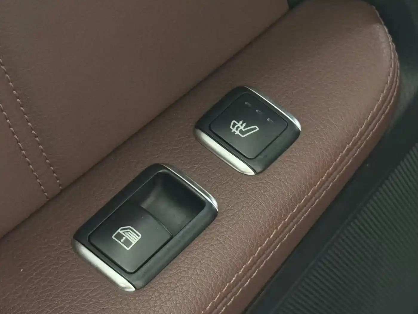 Mercedes-Benz E-Class 2015 E 320 L Luxury 4MATIC фото 8