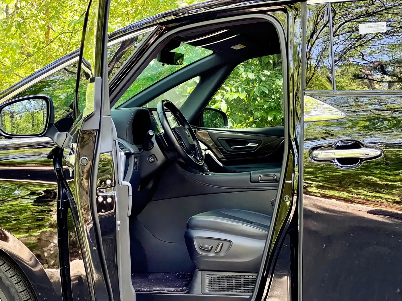 Toyota Vellfire 2024 Crown Hybrid 2.5L Premium Edition фото 24
