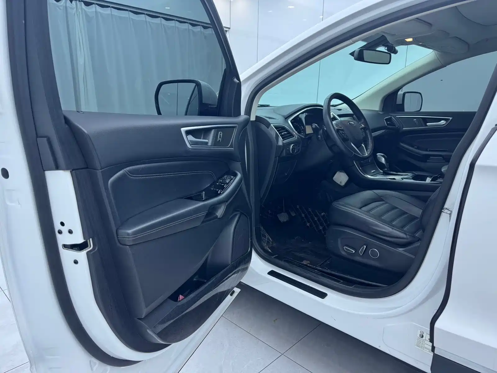 Фото 8 - Ford Edge