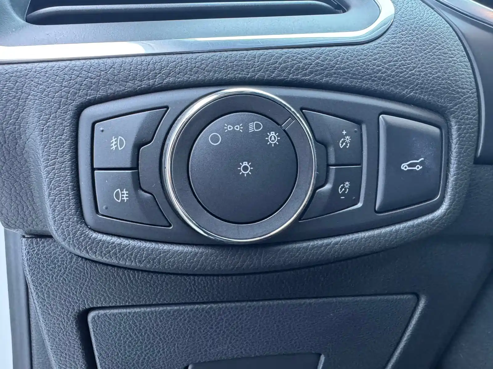 Фото 7 - Ford Edge