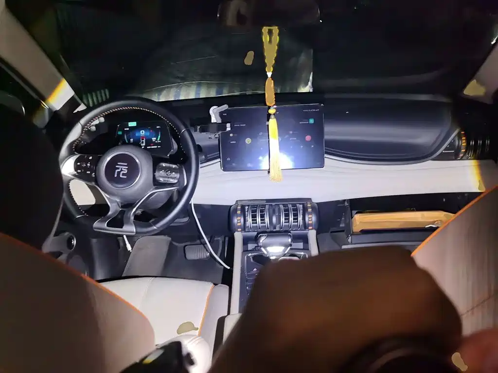 BYD Yuan PLUS 2024 Glory Edition 510KM Leading фото 13