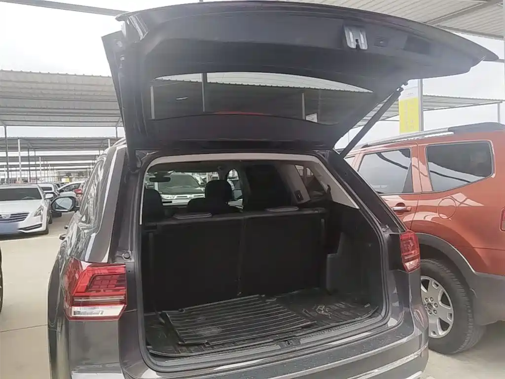 Volkswagen Teramont 2017 530 V6 4WD Flagship Edition фото 19