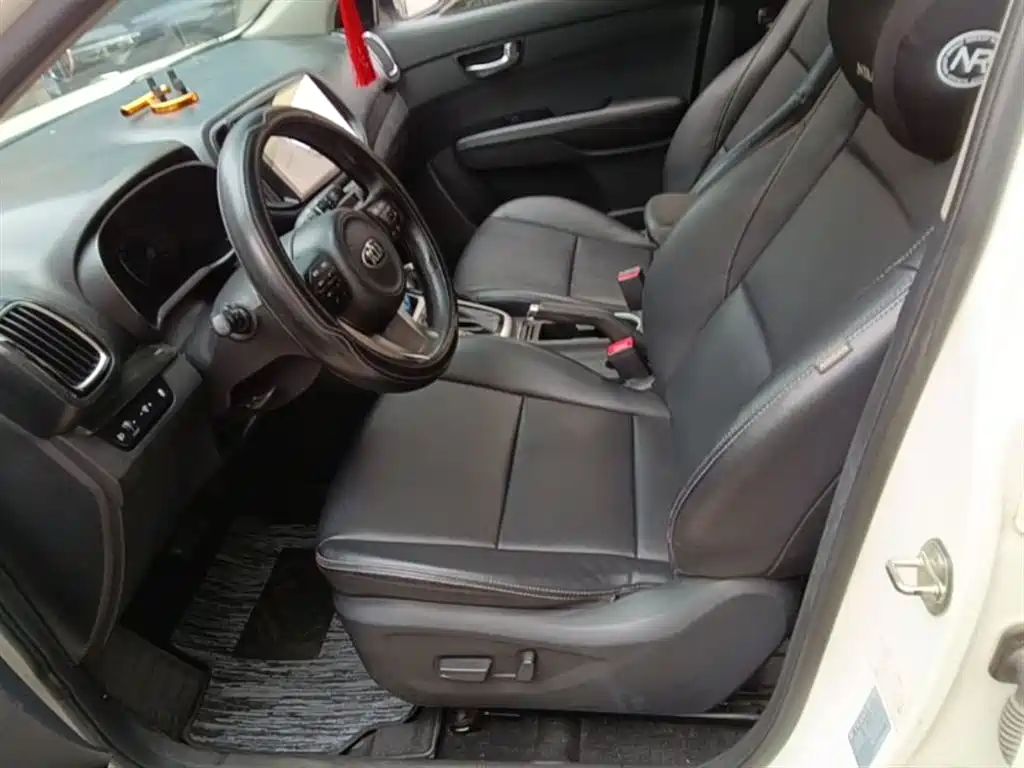 Kia KX3 Smart Run 2015 2.0L Automatic 2WD DLX фото 8