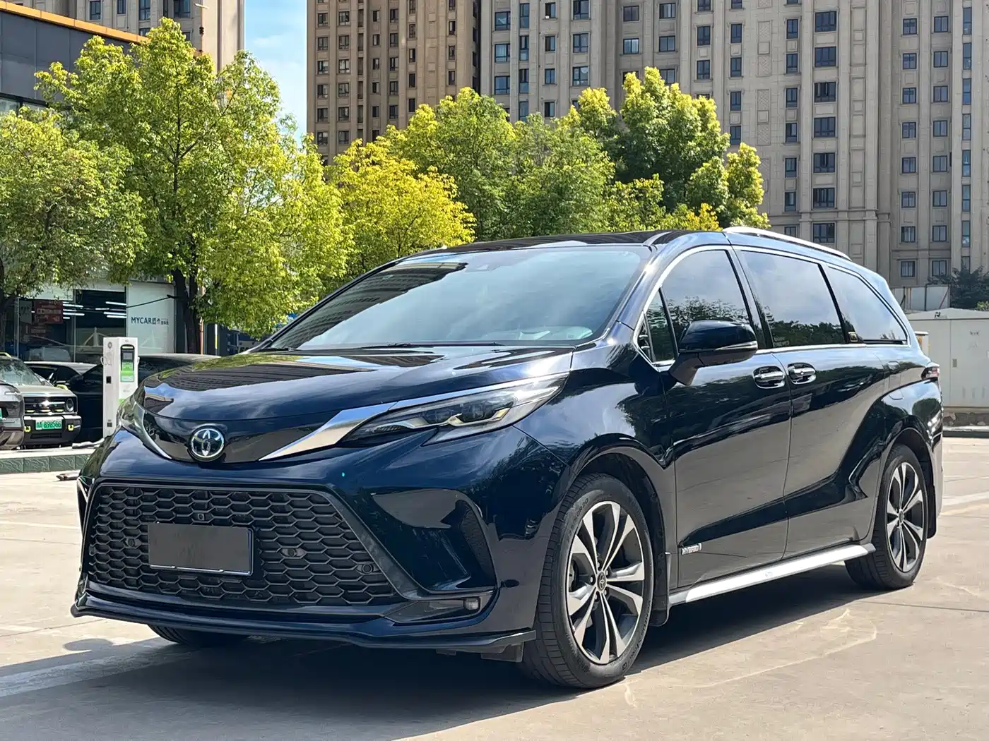 Toyota Granvia 2023 2.5L Hybrid Flagship VIP Edition