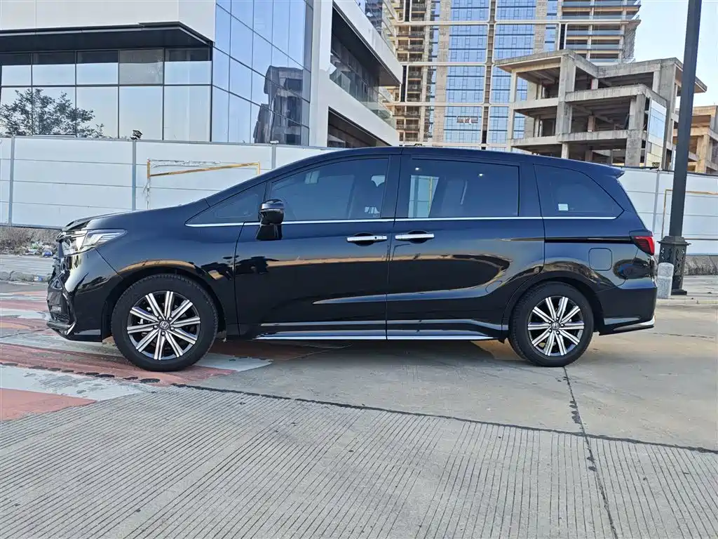 Фото 3 - Honda Odyssey