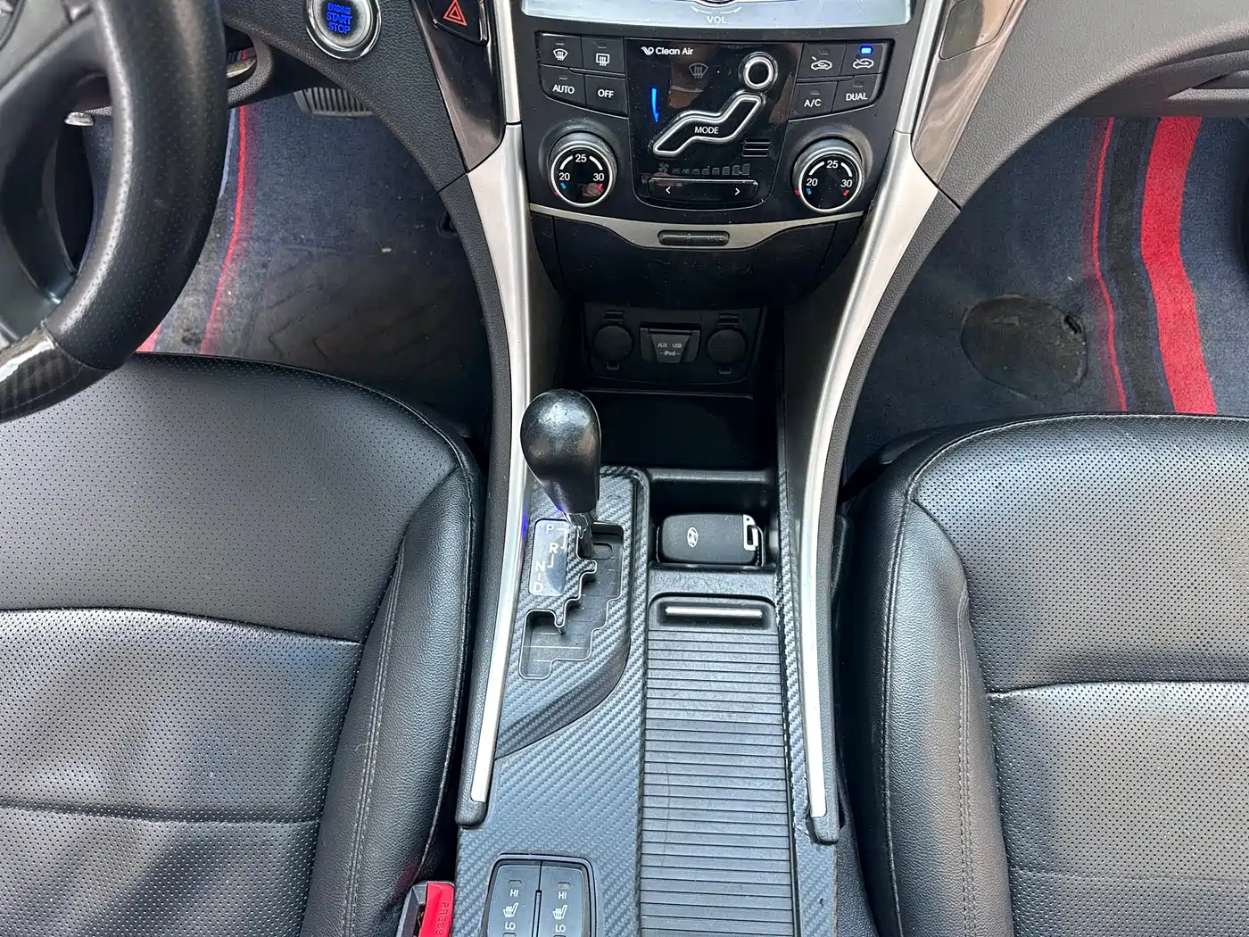 Hyundai Sonata 2014 2.0L Automatic Luxury фото 17
