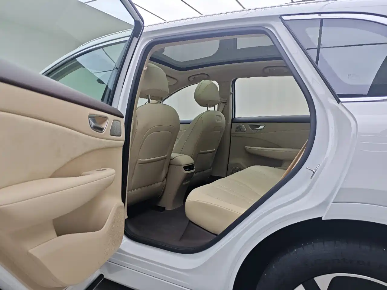 Фото 10 - Shangjie SUV