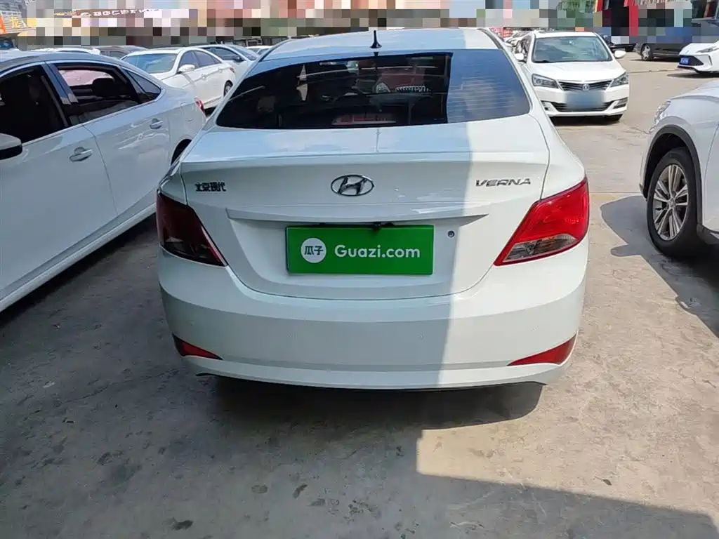 Hyundai Verna 2016 1.4L Manual Smart GLS фото 6