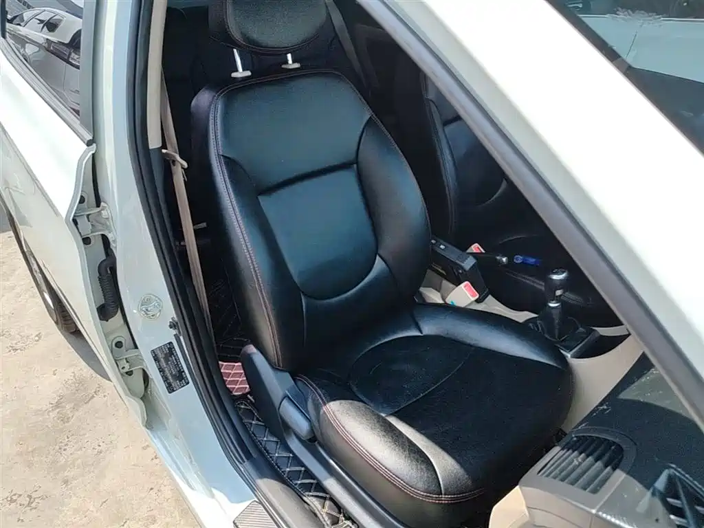 Hyundai Verna 2016 1.4L Manual Smart GLS фото 25