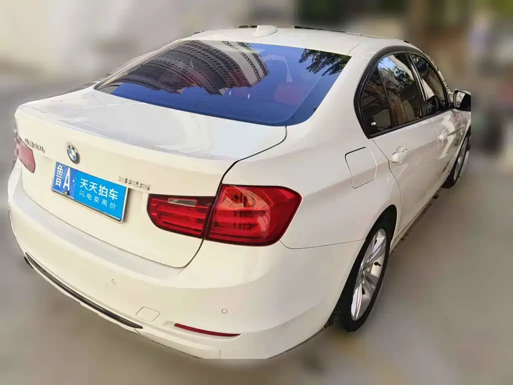 Фото 2 - BMW 3 Series