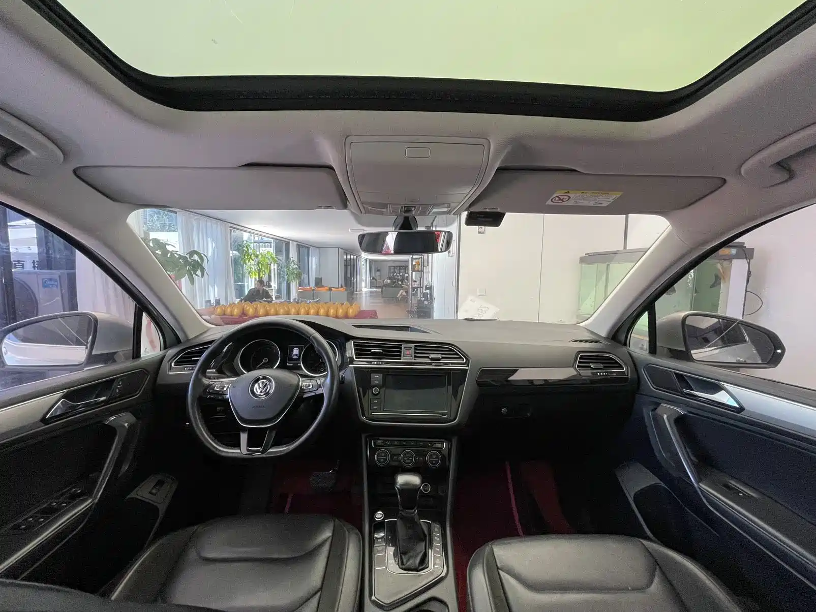 Фото 12 - Volkswagen Tiguan L